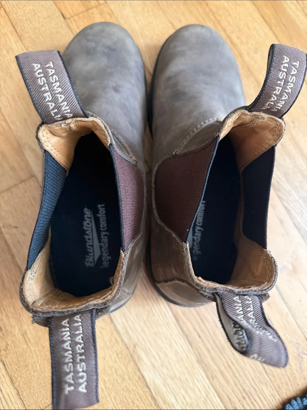 Blundstone sturdy leather